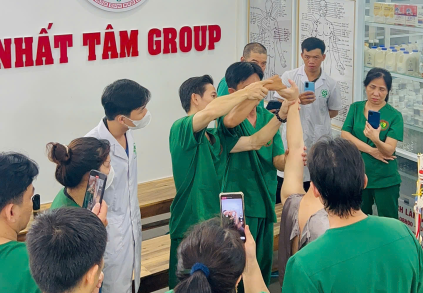 Kỹ thuật tác động khớp vai