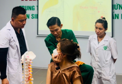 Kỹ thuật tác động đốt sống cổ